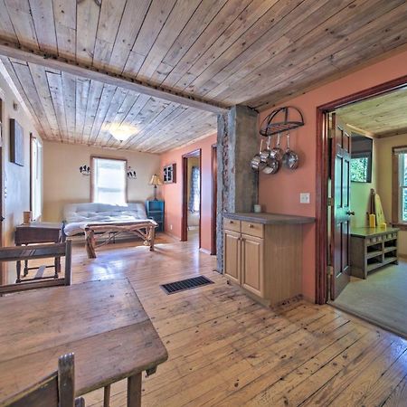 Pet-Friendly Cottage With Fire Pit - 3 Mi To Siu! Carbondale Eksteriør bilde