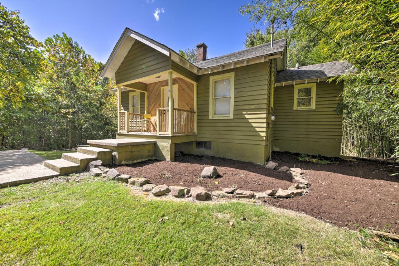Pet-Friendly Cottage With Fire Pit - 3 Mi To Siu! Carbondale Eksteriør bilde