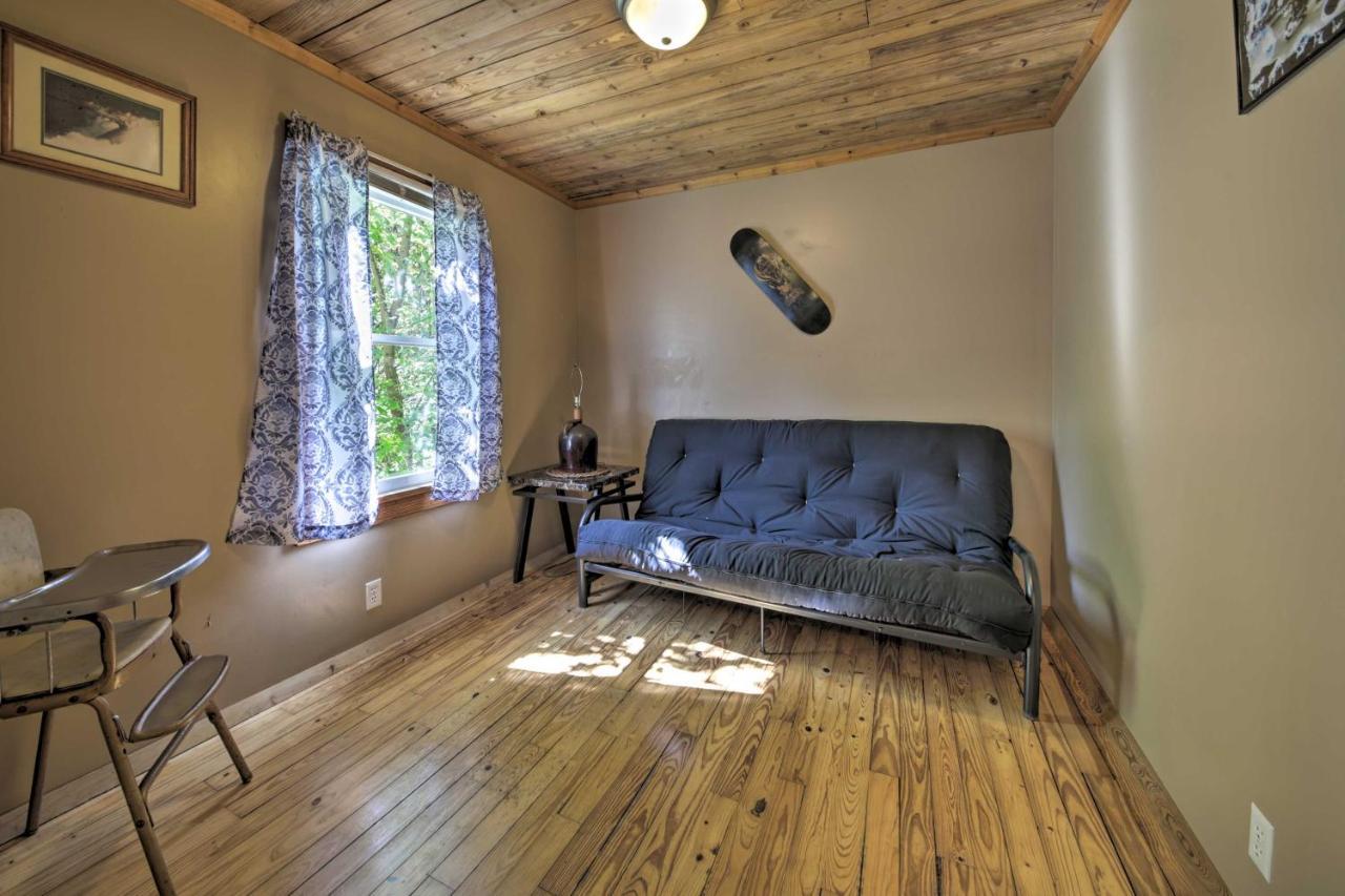 Pet-Friendly Cottage With Fire Pit - 3 Mi To Siu! Carbondale Eksteriør bilde