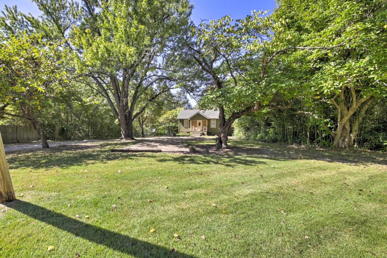 Pet-Friendly Cottage With Fire Pit - 3 Mi To Siu! Carbondale Eksteriør bilde