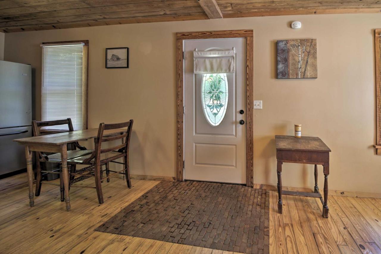 Pet-Friendly Cottage With Fire Pit - 3 Mi To Siu! Carbondale Eksteriør bilde