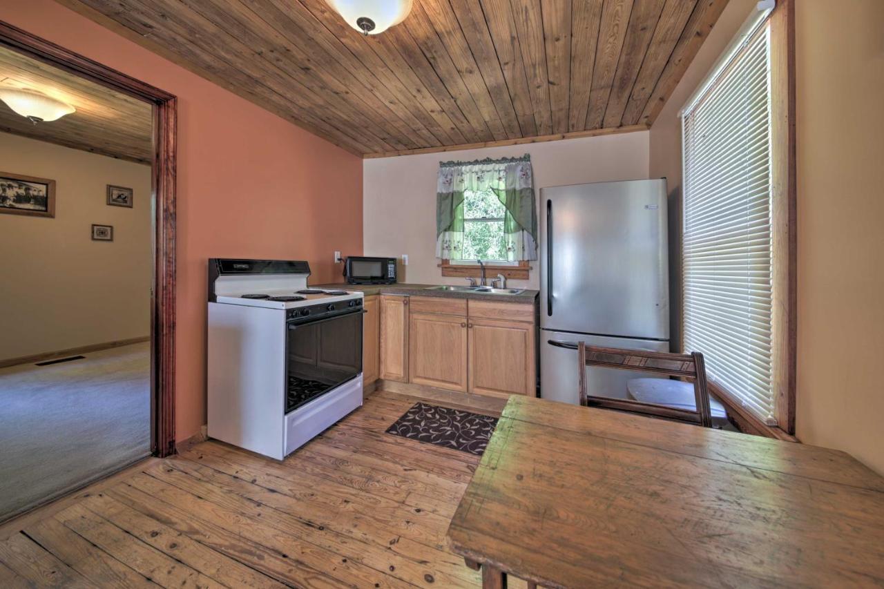 Pet-Friendly Cottage With Fire Pit - 3 Mi To Siu! Carbondale Eksteriør bilde